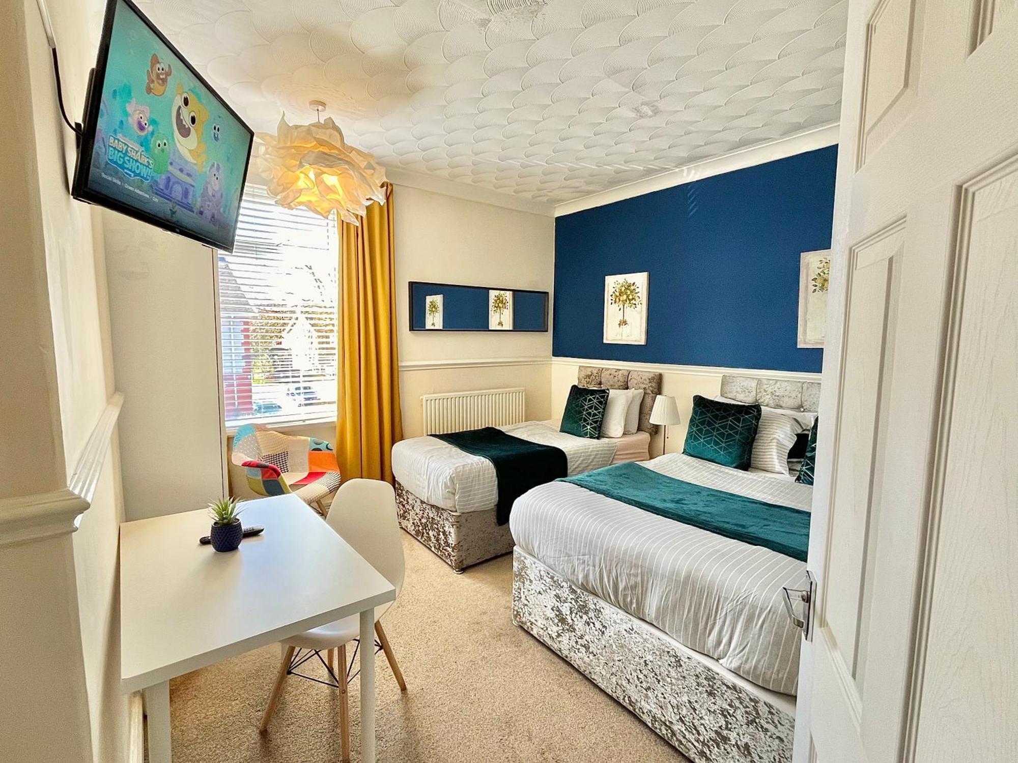 Summer Lane House-3 Bedrooms-Close To M1-Longer Stay-Free Parking バーンズリー エクステリア 写真