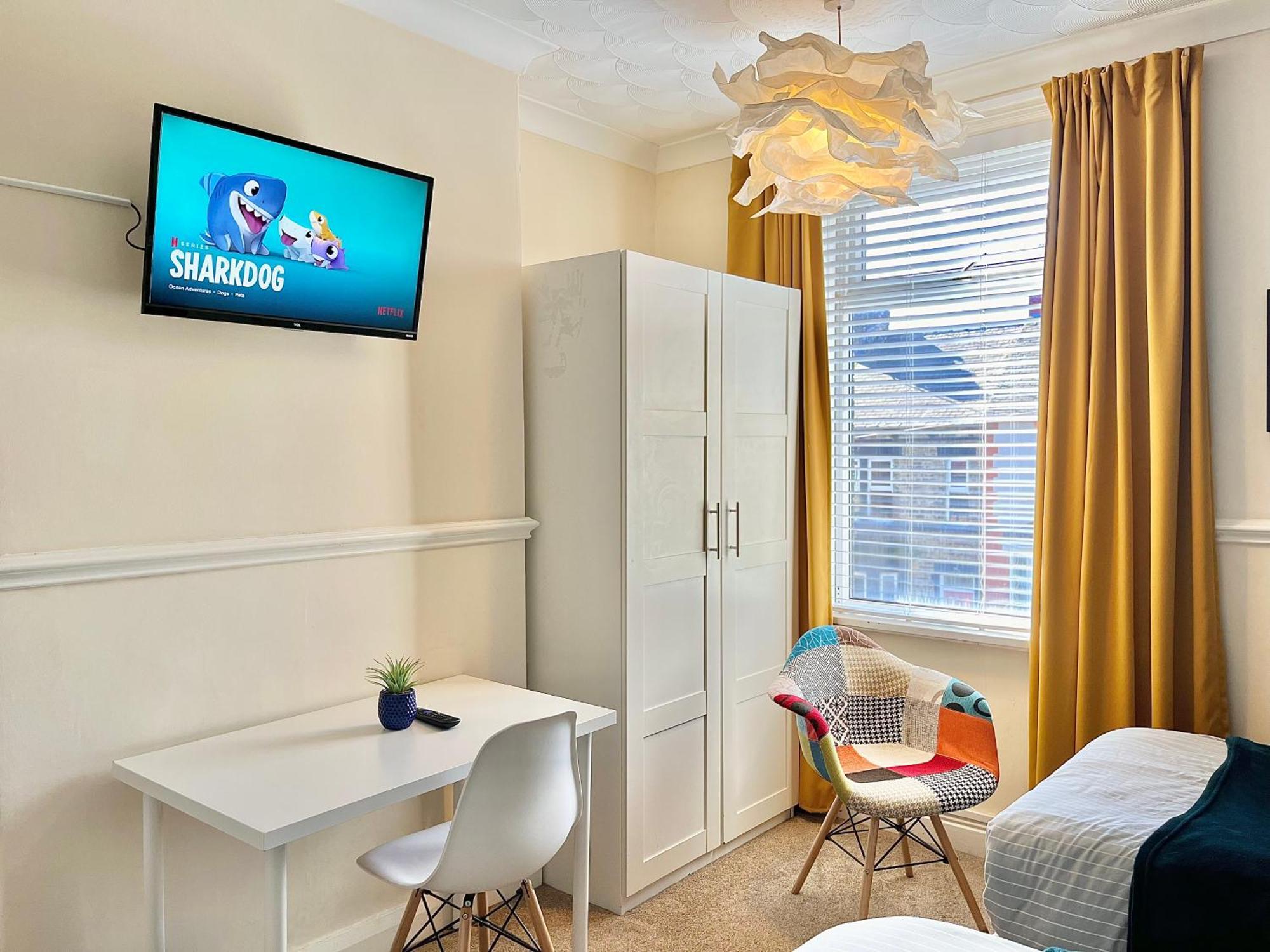 Summer Lane House-3 Bedrooms-Close To M1-Longer Stay-Free Parking バーンズリー エクステリア 写真