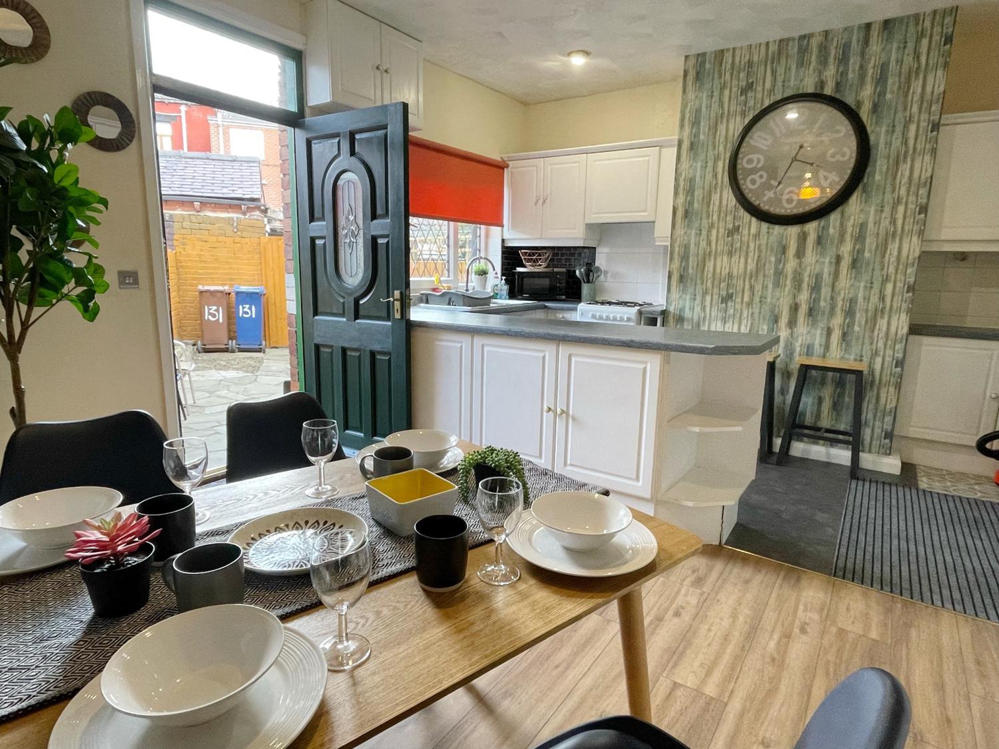 Summer Lane House-3 Bedrooms-Close To M1-Longer Stay-Free Parking バーンズリー エクステリア 写真