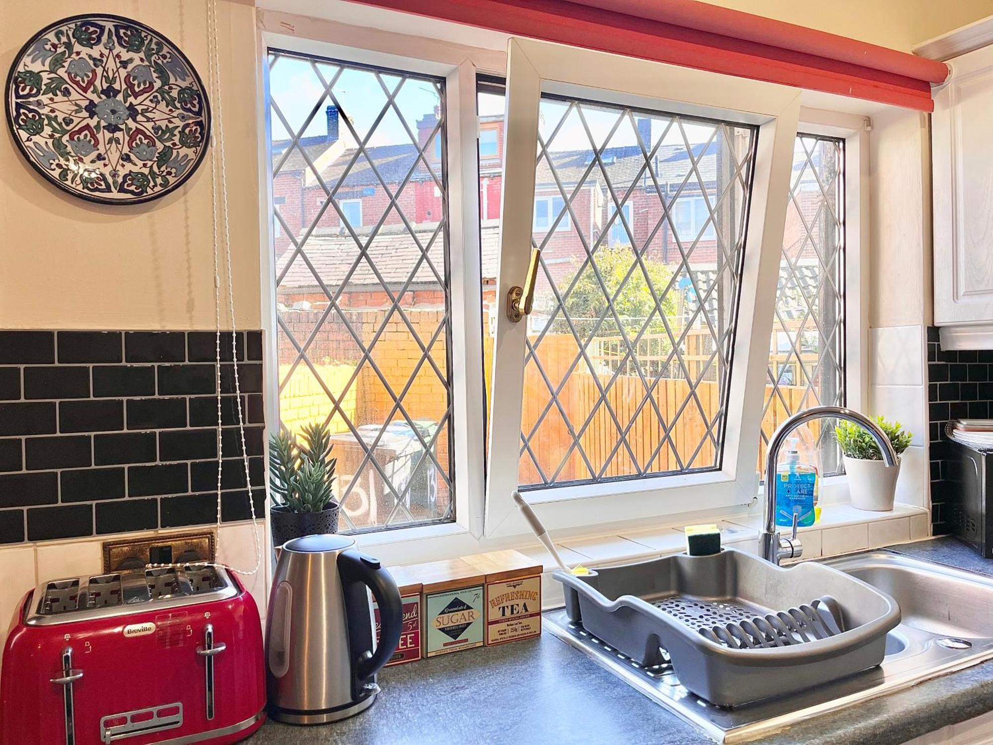 Summer Lane House-3 Bedrooms-Close To M1-Longer Stay-Free Parking バーンズリー エクステリア 写真